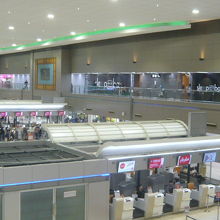 ドンムアン空港の国内線ターミナルの４階は、広くてきれいな階