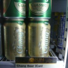 入国審査が終わった空港の中では、価格がべらぼうに高いです。