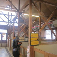 冬は屋内での触れ合い体験がメインとなります