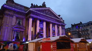 宮殿のような建物