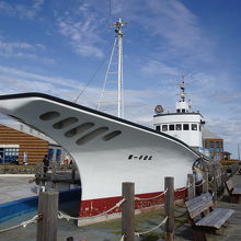 道の駅のシンボル「第一千倉丸」