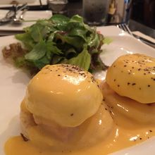 エッグベネディクト