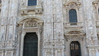 ドーモ広場には・・・