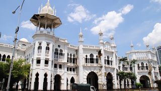 駅舎を見に行くだけでも価値あり