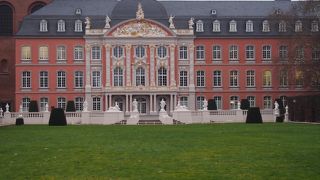 美しいロココ様式の宮殿