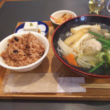 ボリュームたっぷり、野菜たっぷり。