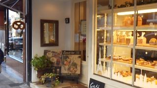 トアロードのベーカリーカフェ