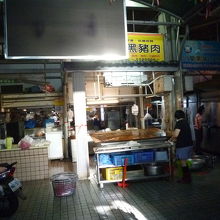 三民市場の様子