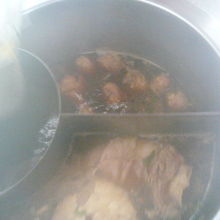 入れる具を指定し、麺を注文すると、速やかに茹でてくれます。