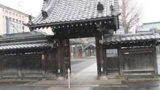 厳かなお寺