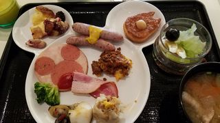 ホテルの朝食に
