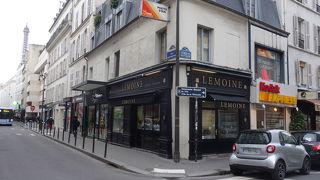 カヌレは絶品です。サンドミニク通りのお店です。