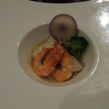 海老と白身魚のアヒージョ仕立て、タレが美味！