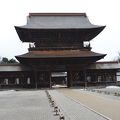 瑞龍寺は見所の多い寺です。