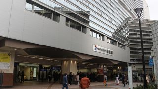 横浜から海老名を結ぶ路線です。