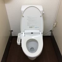 トイレと洗面台は廊下に出て他の宿泊客と共同使用