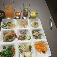 手作り感満載で、色彩りもよく、コスパ高いです。