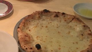 本場ナポリのピッツァ