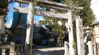 浅草橋の大通り沿いにある神社