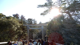 心を清めつつ内宮の神域に入る橋