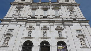 ルネッサンス様式の大きな教会・・・