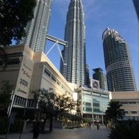 スリアKLCCまで公園内を歩いてすぐ！