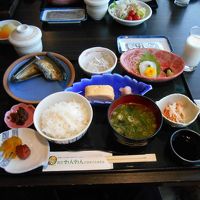こちらは朝食の和定食