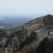 岩茸石山から見た高水山