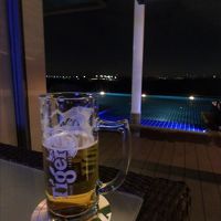 プールサイドで飲むビールも最高