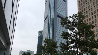 人通りが少ない再開発エリア