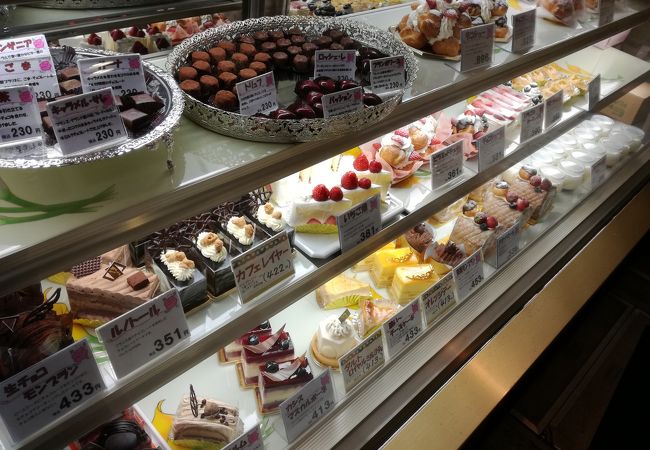 ランチもケーキも