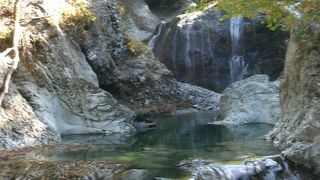 “関山大滝”を望む