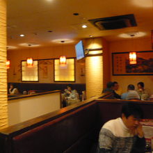 当日、２時間前に予約に行きましたが、店内は、ほぼ満席でした。