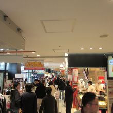 規模が大きくても集客が凄いので休日は大混雑