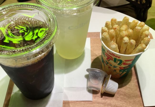 カルビーのお菓子が食べれるカフェ