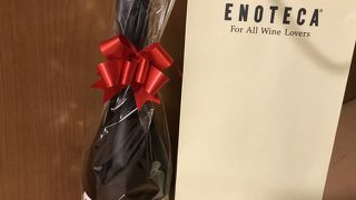 アドバイスを受けながら気に入ったワインを