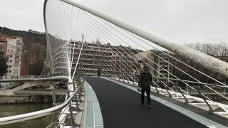 バスク語で白い橋