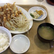 餃子定食 中 1020円