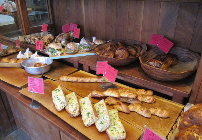 ハード系の美味しいパンが揃うお店です!