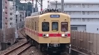 貝塚での乗り換えはスムーズです。