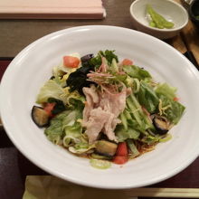 黒酢サラダそば980円