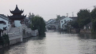 「蘇州夜曲」を連想します。