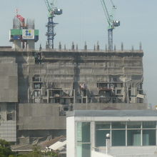 プナウィティ駅の周辺の新築工事中の建物です。コンドミニアムか