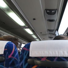 二席に一人でゆったりと座れた。