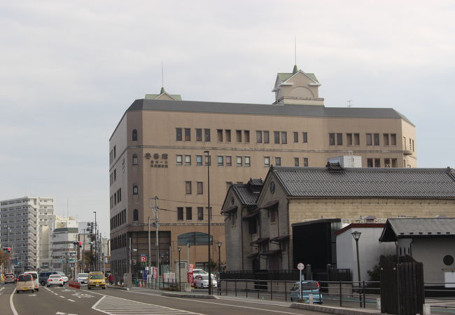 図書館の一角にある郷土資料館のようなところです