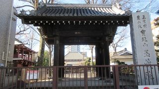 寺域には入れませんでしたが・・・