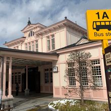 東武バスはJR日光駅が始発です。ここですと確実に座れます！