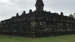 象が並ぶ静かな遺跡