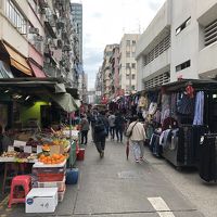 旺角の市場、この手前にA21のバス停がある