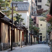 武家屋敷跡が延々と続く